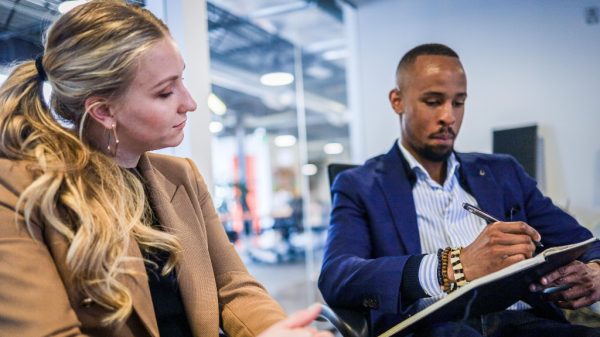 Leaders learning from each other in office