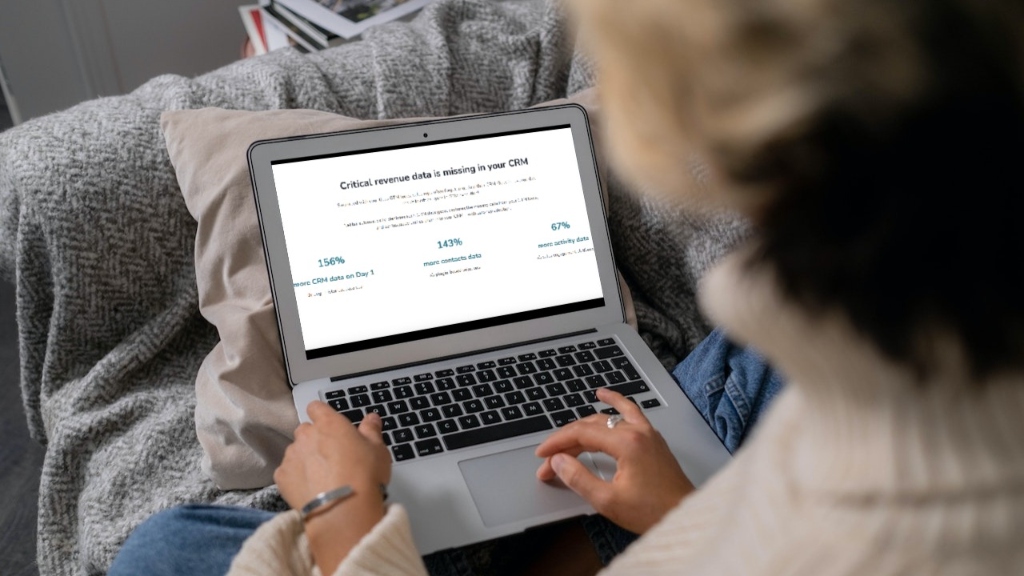Nektar CRM on laptop