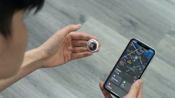 person using apple airtag tracking