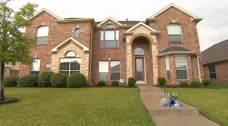 Texas cops say they can’t remove staging family from home