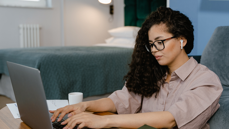 Skip the weekly meeting – use AI to script your updates